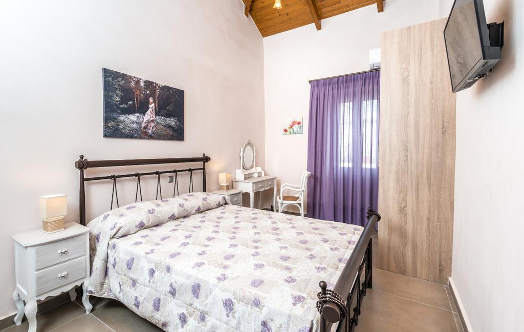 Villa Callisto- Elegant Restored Villa With Pool Yírion Exterior foto