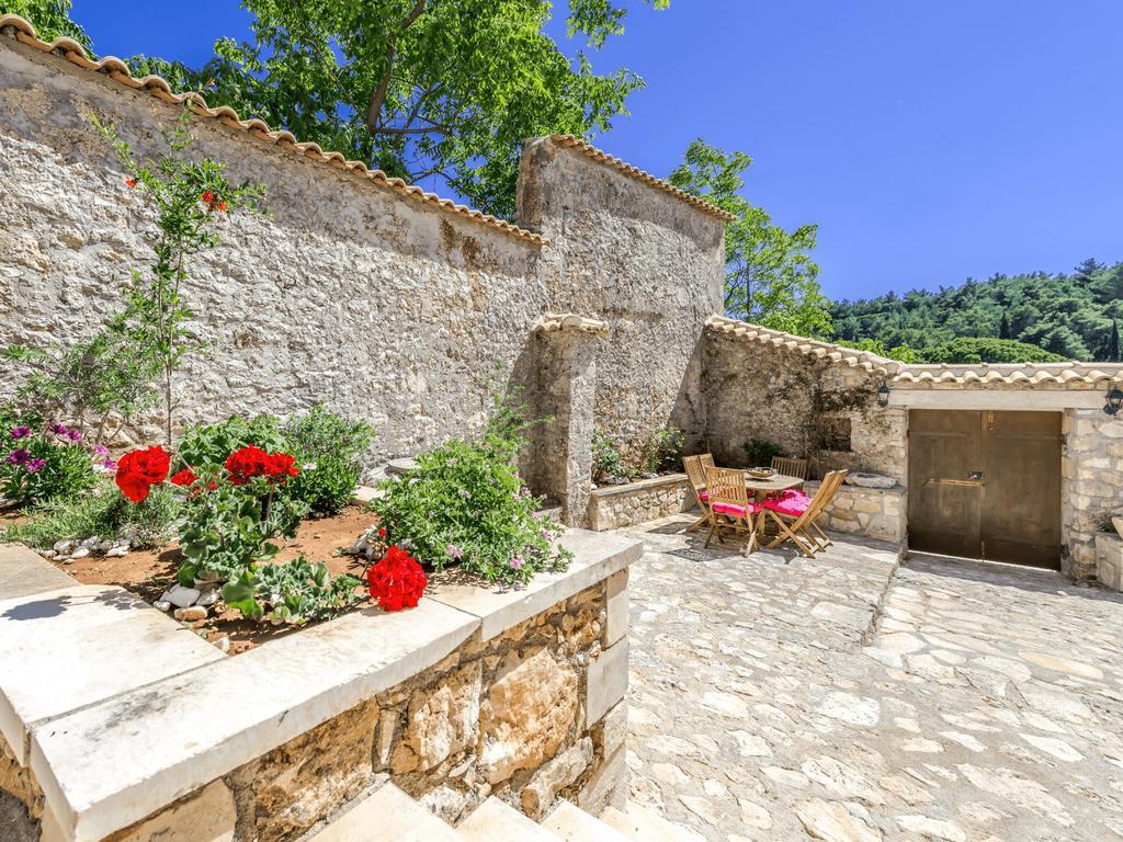 Villa Callisto- Elegant Restored Villa With Pool Yírion Exterior foto