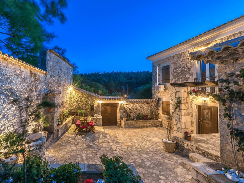 Villa Callisto- Elegant Restored Villa With Pool Yírion Exterior foto